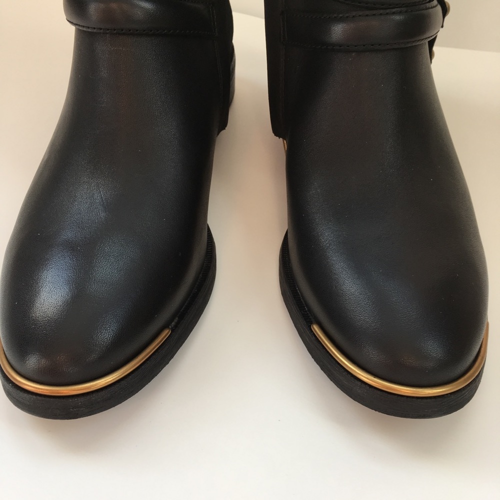 ❌SOLD❌UGG Leather and Suede Boots w/Gold Details - Picture 3 of 8